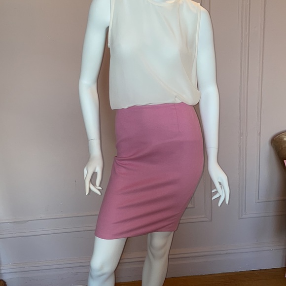 Rose wool two piece jacket and skirt - Picture 9 of 11